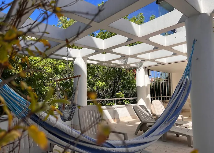 Condesa Residence 7 Stylish 2 Bedroom, 1 Bathroom Residence Accentuating Expansive Interiors
