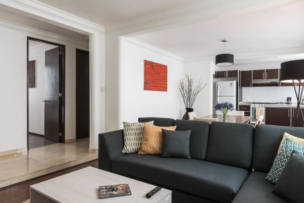Apartment Condesa 7 Stylish 2 Bedroom, 1 Bathroom Accentuating Expansive Interiors Mexico City