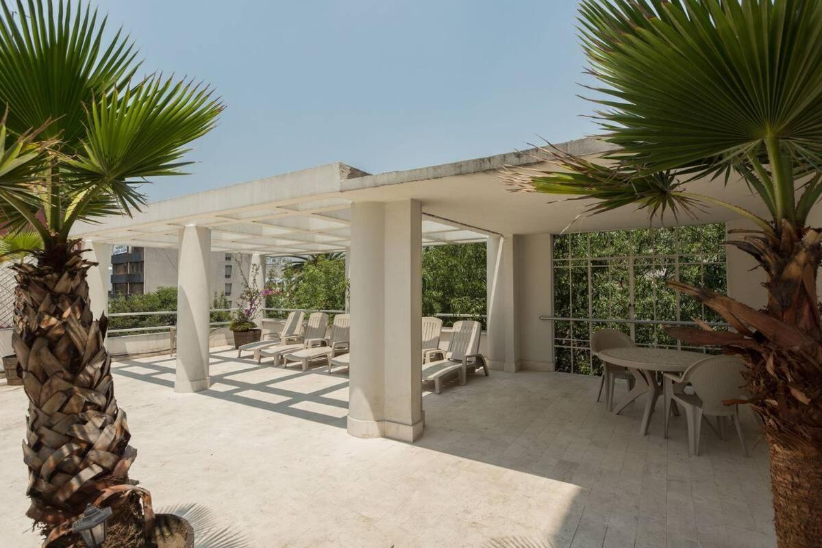 Apartment Condesa 7 Stylish 2 Bedroom, 1 Bathroom Accentuating Expansive Interiors Mexico City