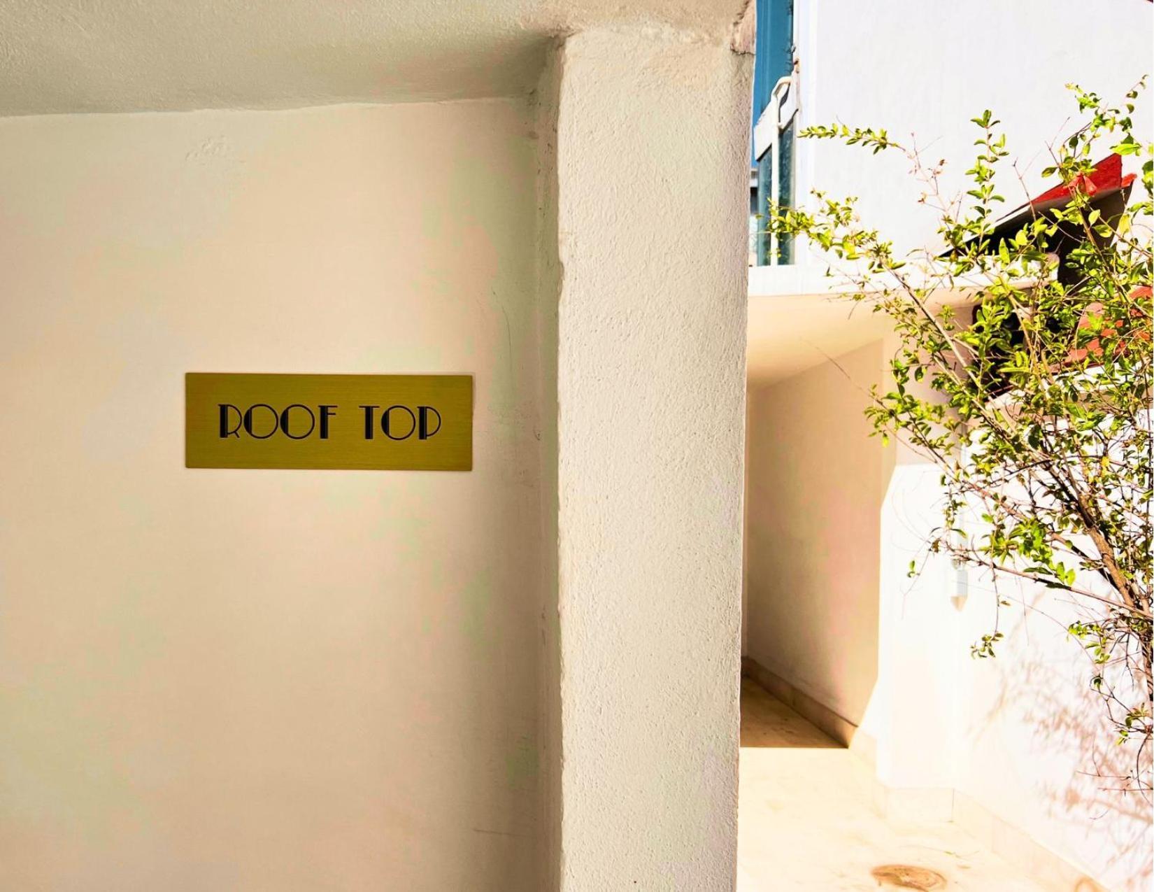 Apartment Condesa 7 Stylish 2 Bedroom, 1 Bathroom Accentuating Expansive Interiors *